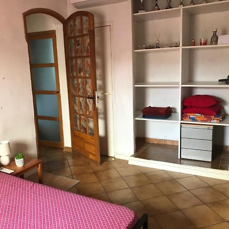 Chambre Climatisee Avec Sdb Privee Dans Une Villa Avec Piscine Ouverte D'Avril A Mi Octobre Marseilles Exterior foto